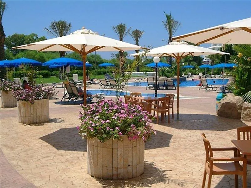 איה נאפה Nissiana Hotel & Bungalows